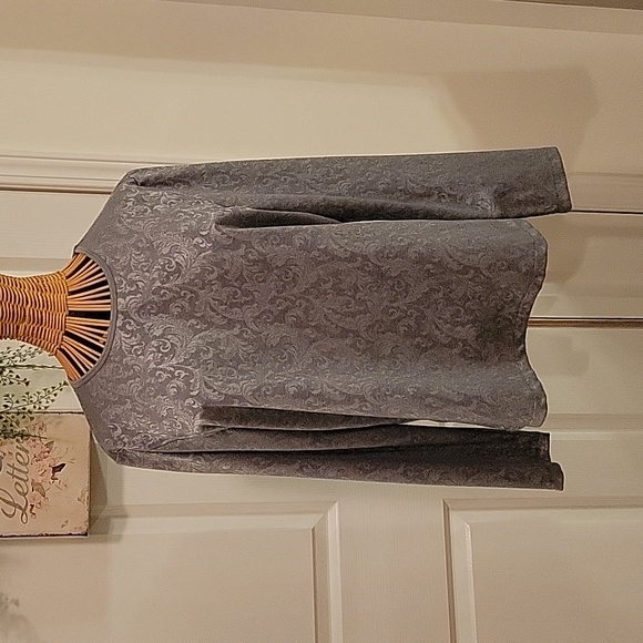 Liz Claiborne Tops - Liz Claiborne Damask Top
